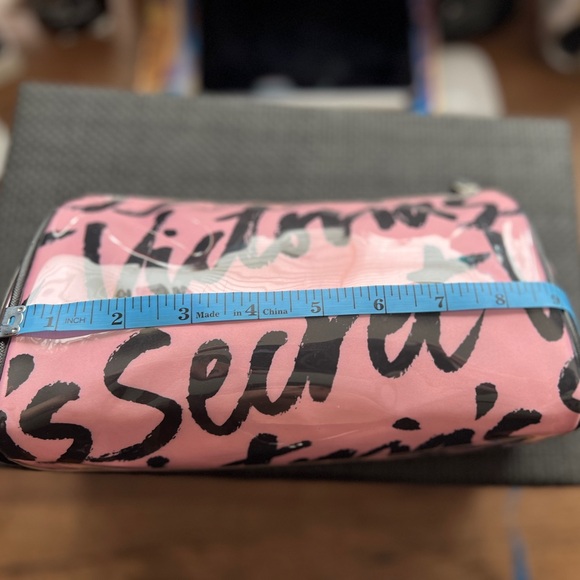 VICTORIA'S SECRET LARGE PINK SIGNATURE LOGO BEAUTY COSMETIC TRAVEL CASE BAG - Picture 12 of 13